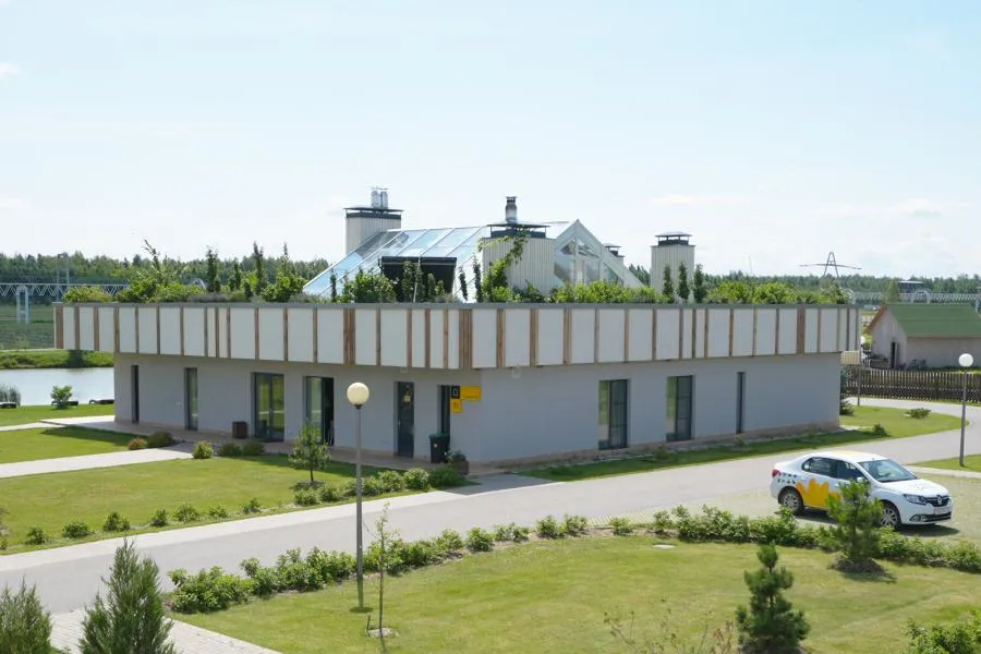 Фото Коттедж Коттедж «Garden INN» в загородном комплексе экопарк «Акварель»