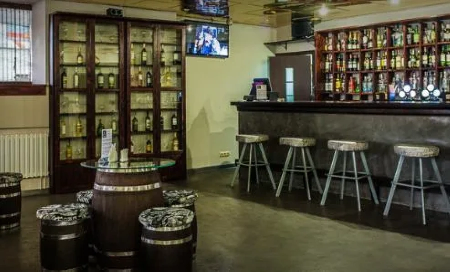 Кафе Beer & wine (Бир энд вайн)