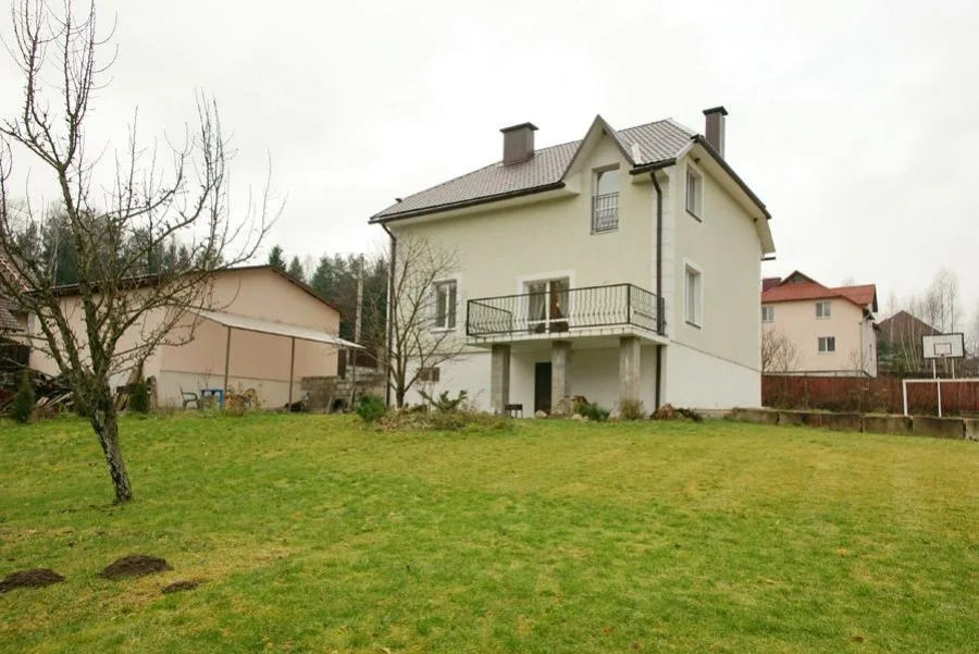 Коттедж Ласточкино гнездо в Ратомке (Green House)